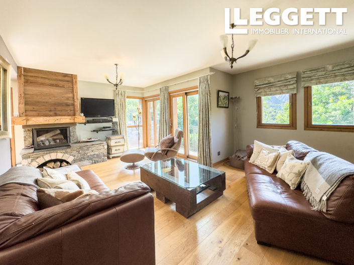 Image No.3-4 Bed House for sale