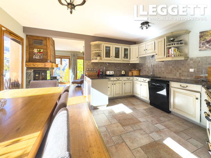 Image No.6-4 Bed House for sale