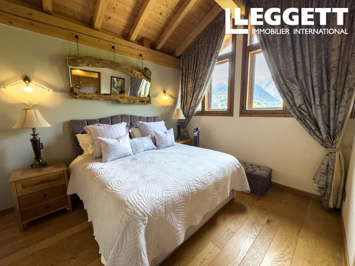 Image No.8-4 Bed House for sale