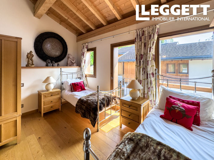 Image No.9-4 Bed House for sale