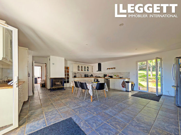 Image No.7-9 Bed House for sale