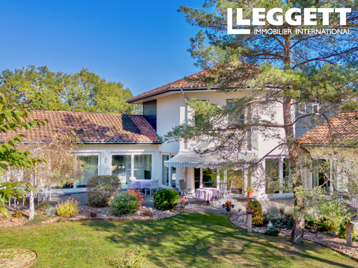 Image No.2-4 Bed House for sale