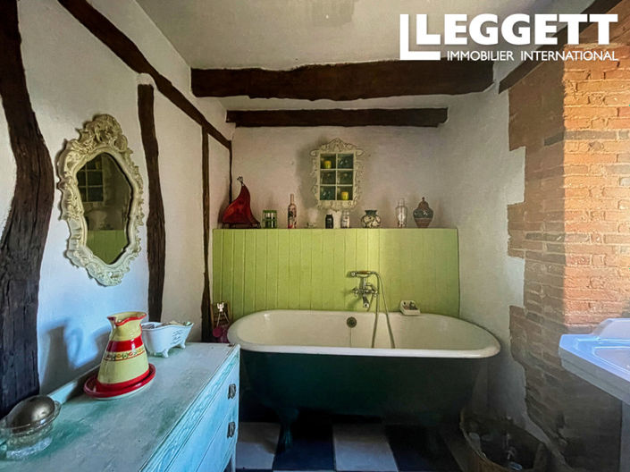 Image No.10-3 Bed House for sale