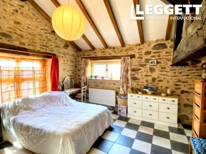 Image No.9-3 Bed House for sale