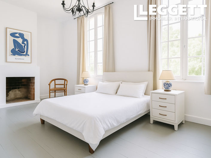 Image No.5-7 Bed Chateaux for sale