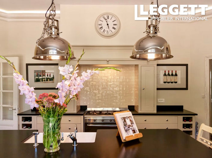 Image No.6-7 Bed Chateaux for sale