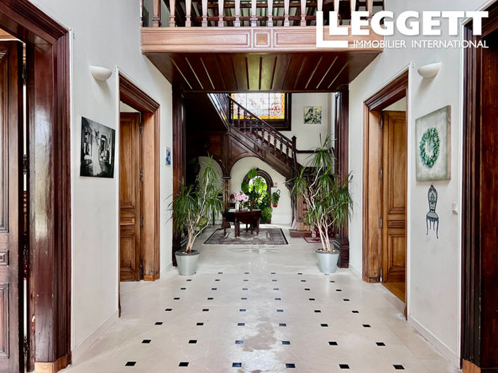 Image No.3-17 Bed Chateaux for sale