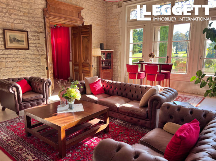 Image No.6-17 Bed Chateaux for sale