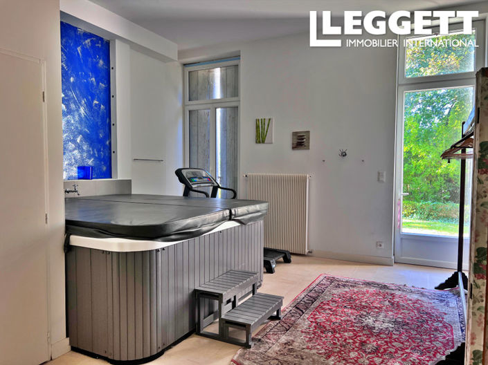 Image No.7-17 Bed Chateaux for sale