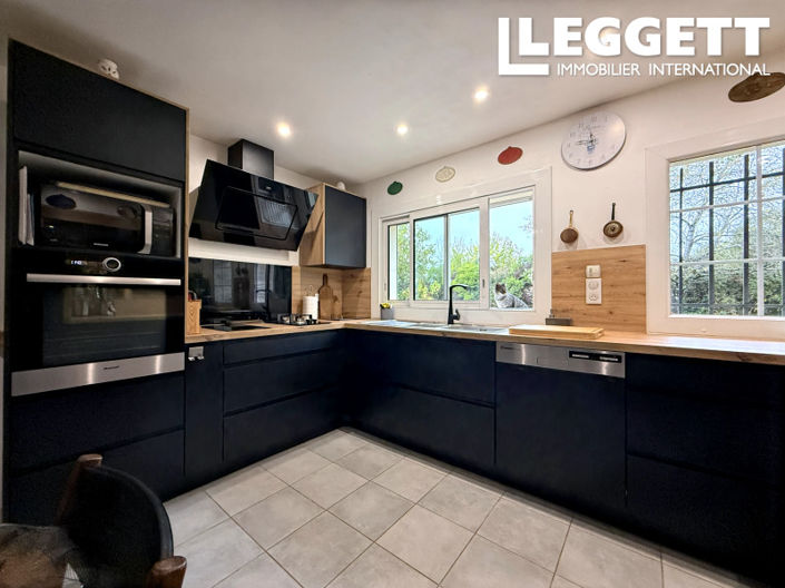 Image No.4-7 Bed House for sale