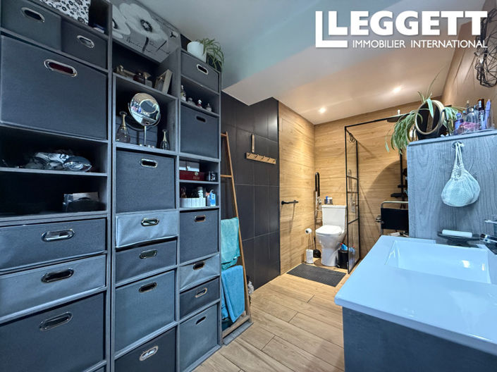 Image No.8-7 Bed House for sale