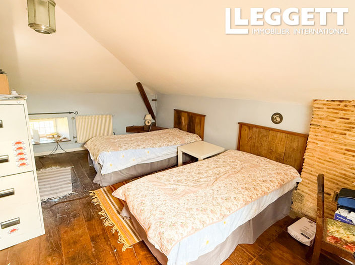 Image No.10-18 Bed House for sale