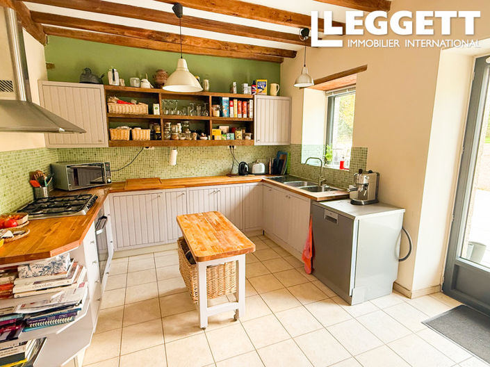 Image No.7-18 Bed House for sale