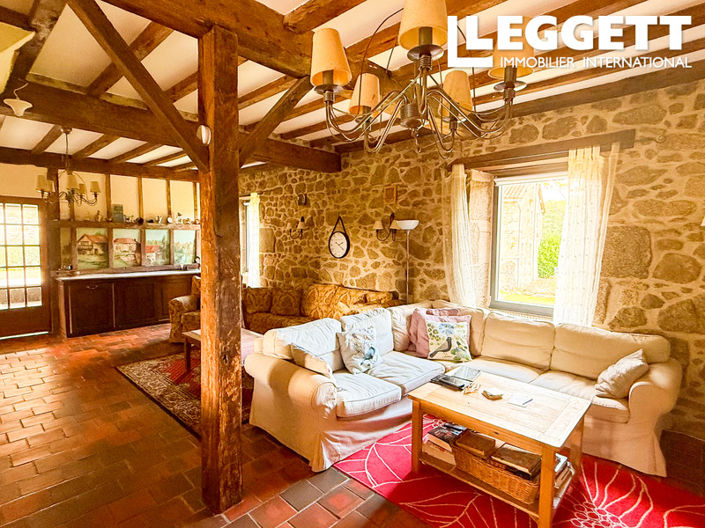 Image No.8-18 Bed House for sale