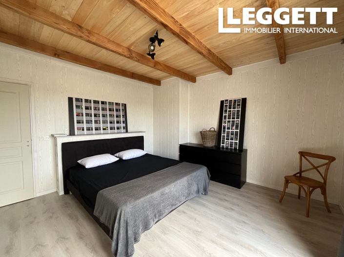 Image No.4-6 Bed House for sale