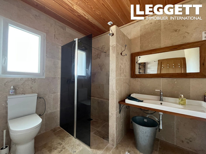 Image No.9-6 Bed House for sale