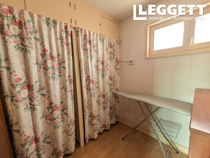 Image No.8-1 Bed House for sale