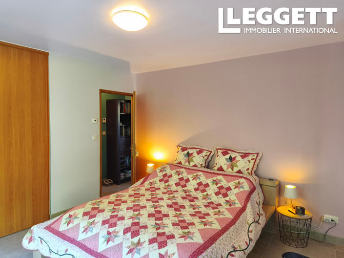 Image No.5-2 Bed House for sale