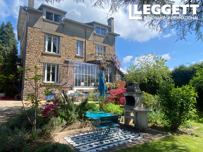 Image No.8-10 Bed House for sale