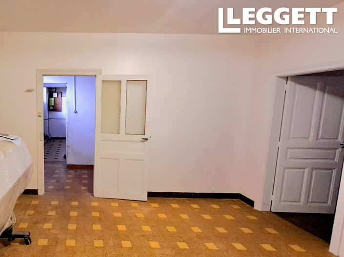 Image No.8-3 Bed House for sale