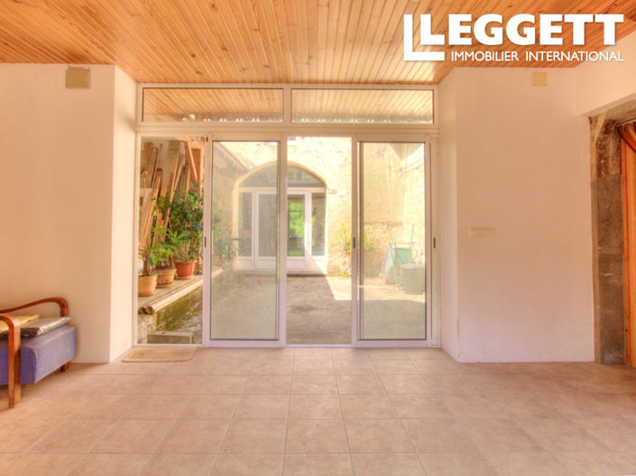 Image No.2-6 Bed House for sale