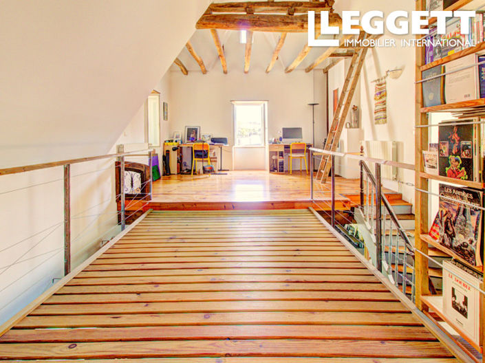 Image No.6-6 Bed House for sale