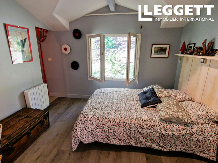 Image No.10-5 Bed House for sale