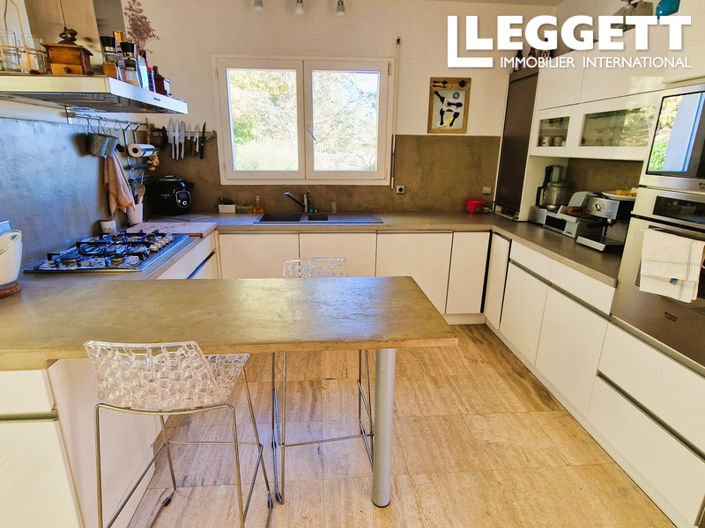 Image No.5-5 Bed House for sale