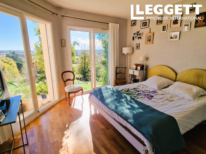 Image No.6-5 Bed House for sale