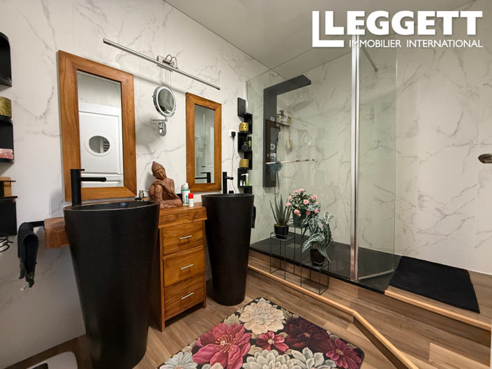 Image No.10-2 Bed House for sale