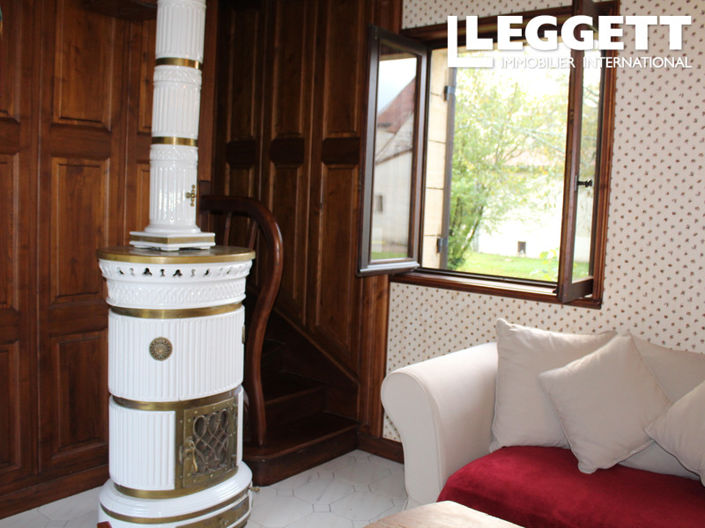 Image No.10-10 Bed House for sale