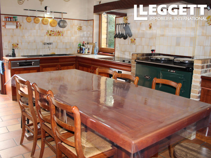 Image No.6-10 Bed House for sale