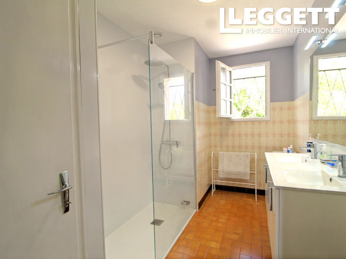 Image No.10-3 Bed House for sale