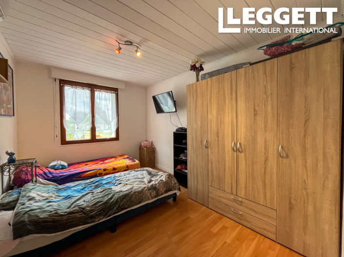 Image No.8-2 Bed House for sale