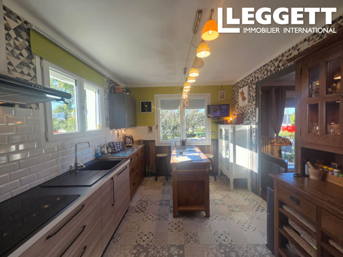 Image No.2-4 Bed House for sale