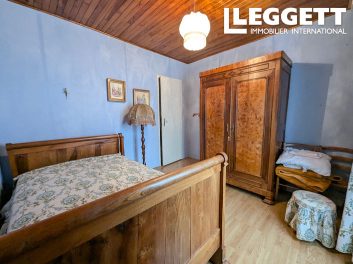 Image No.9-5 Bed House for sale