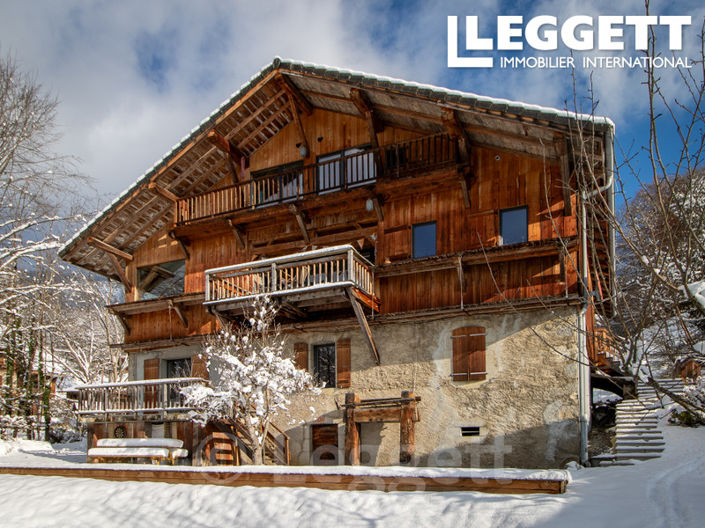 Image No.1-8 Bed House for sale