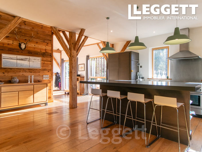 Image No.10-8 Bed House for sale