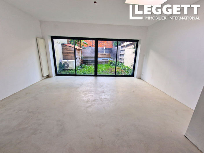Image No.1-3 Bed House for sale
