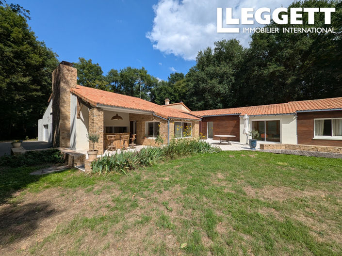 Image No.1-4 Bed House for sale