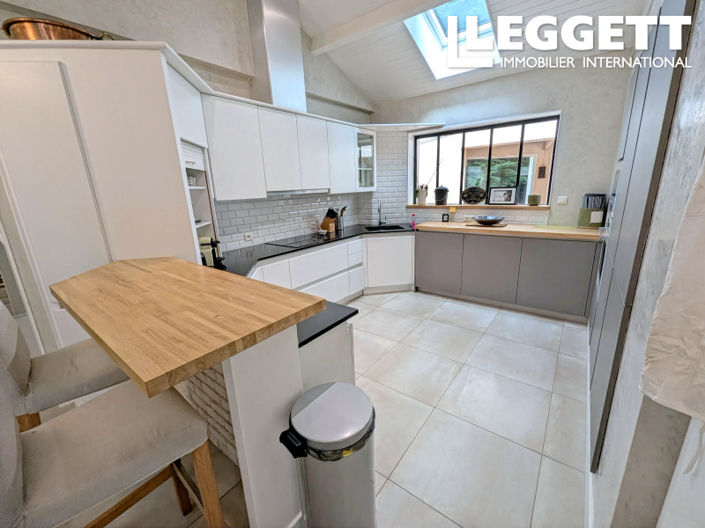 Image No.7-4 Bed House for sale