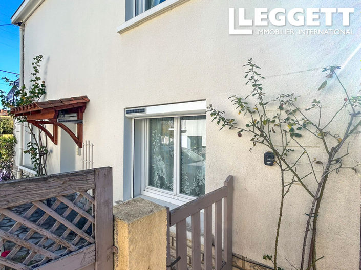 Image No.8-5 Bed House for sale