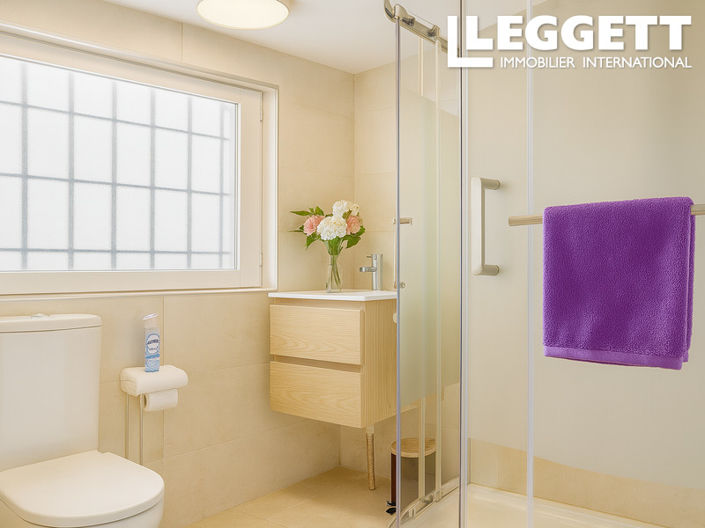 Image No.9-3 Bed House for sale