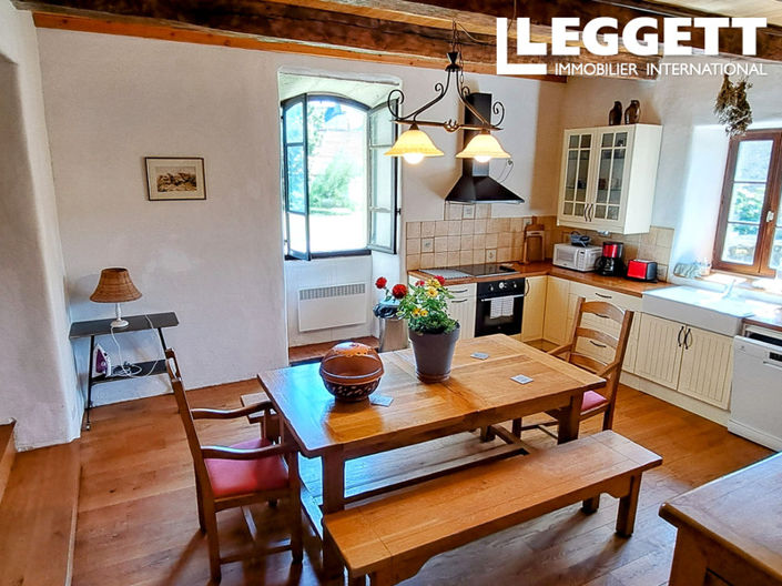 Image No.8-10 Bed House for sale