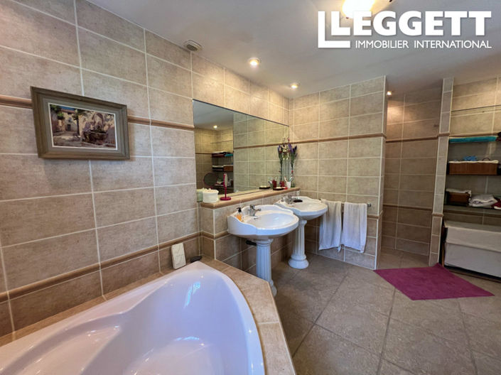 Image No.8-3 Bed House for sale