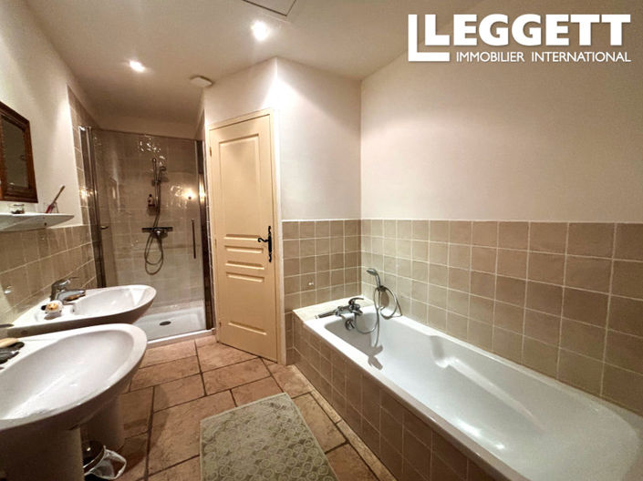 Image No.8-2 Bed House for sale