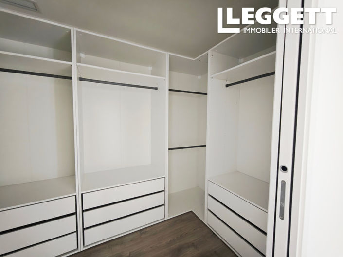 Image No.10-4 Bed House for sale