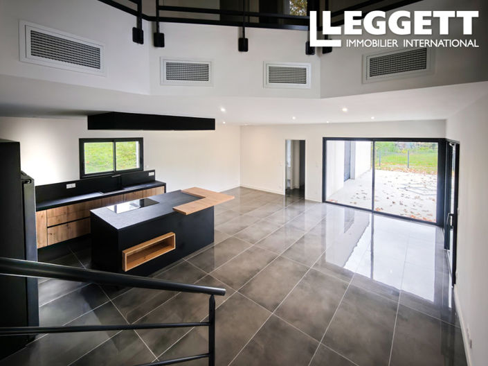 Image No.2-4 Bed House for sale