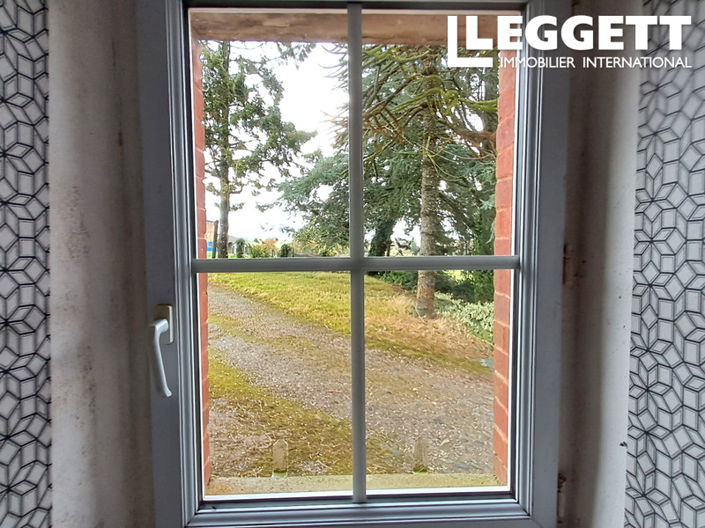 Image No.8-2 Bed House for sale