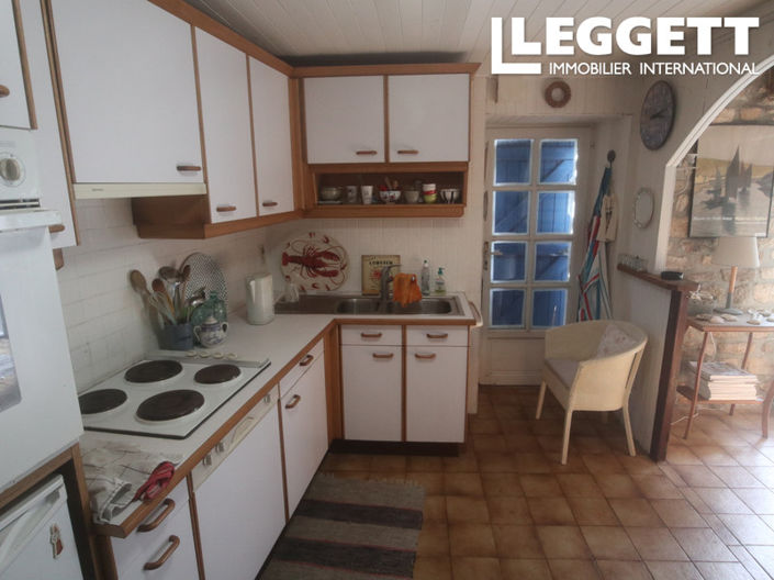 Image No.8-2 Bed House for sale